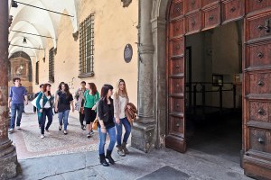 Diritto allo studio. Aumentano anche per il 2019-2020 gli iscritti negli atenei dell'Emilia-Romagna