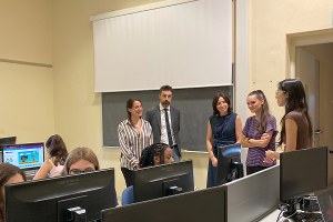 Ragazze Digitali ER, oltre 300 studentesse nei 20 camp attivati durante la pausa estiva in Emilia-Romagna